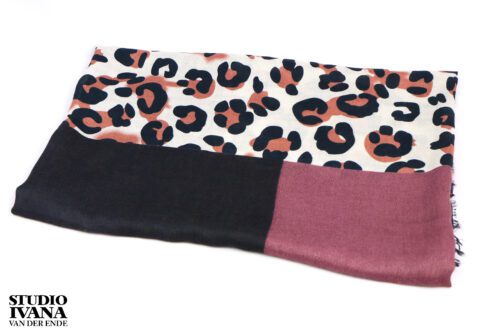Sjaal geblokt animalprint - roze/zwart