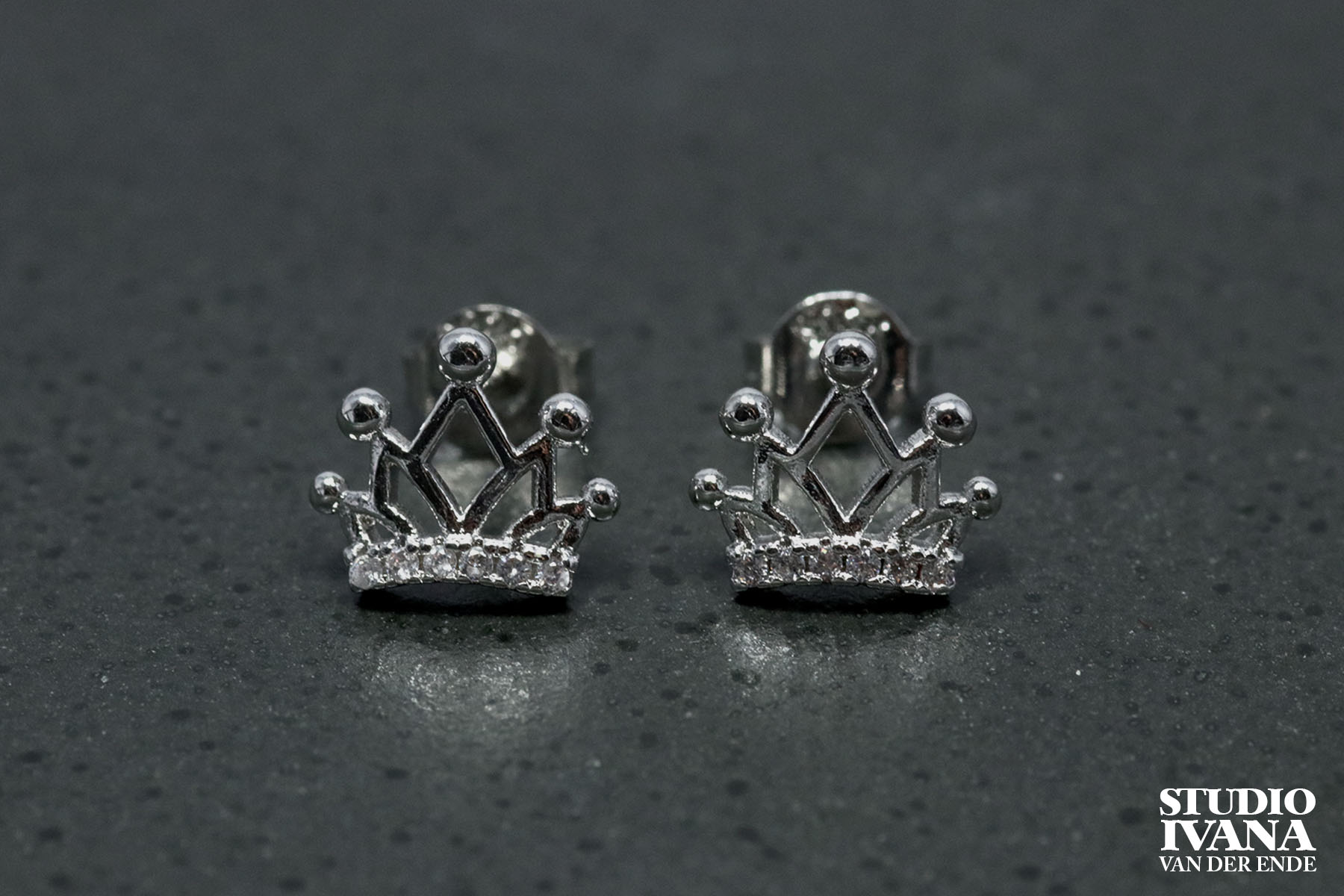 JewelryWe Sieradenoorringen met kruis, roestvrij staal, fake plugs, tunnel, oorstekers, oorhangers, oorpiercings met bungelende crucifix hanger, voor heren en dames, 6 kleuren, Roestvrij staal JewelryWe Sieradenoorringen met kruis, roestvrij staal, fake plugs, tunnel, oorstekers, oorhangers, oorpiercings met bungelende crucifix hanger, voor heren en dames, 6 kleuren, Roestvrij staal