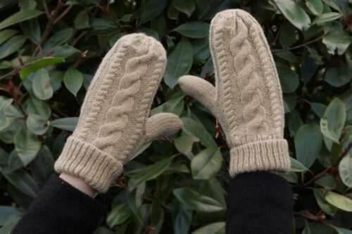 Beige gebreide wanten kabel voor dames